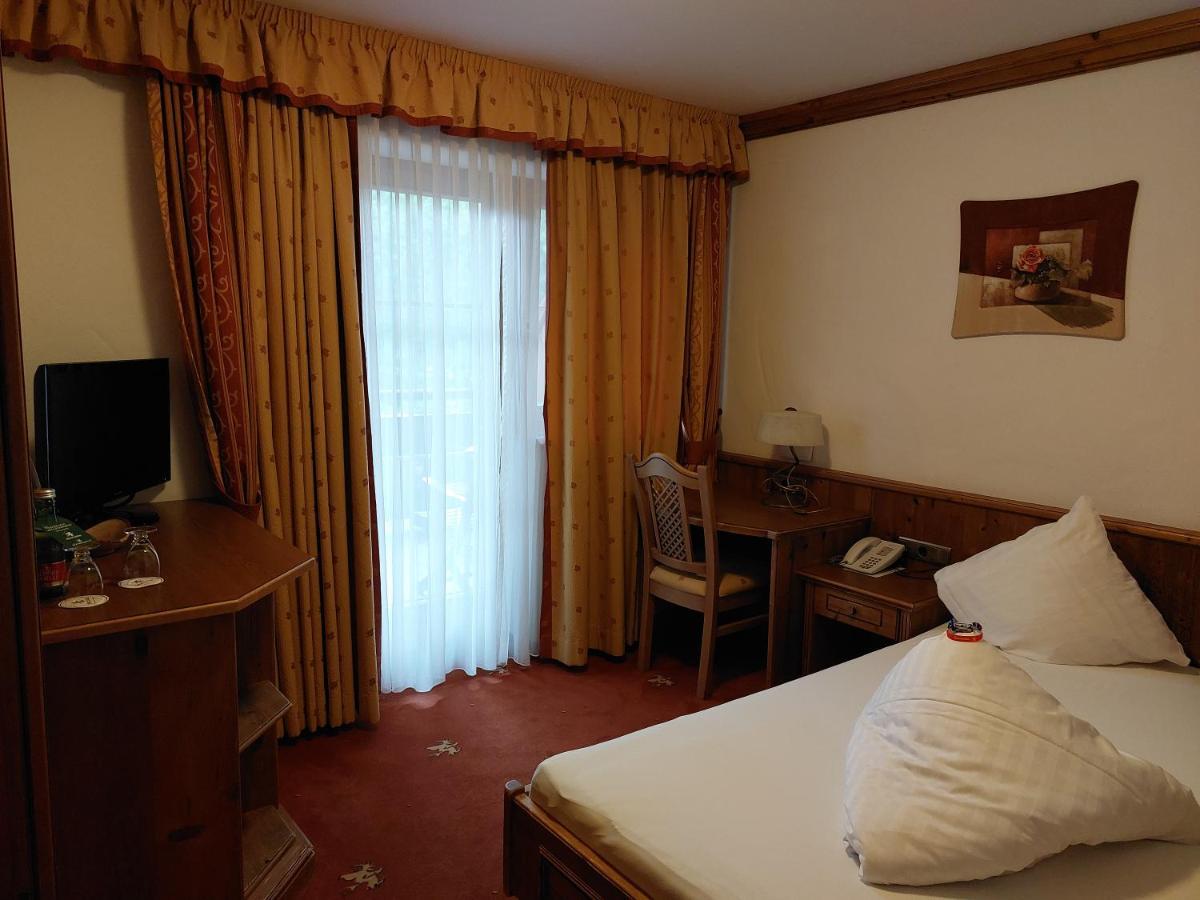 Hotel Restaurant Hexenalm Soll Bagian luar foto